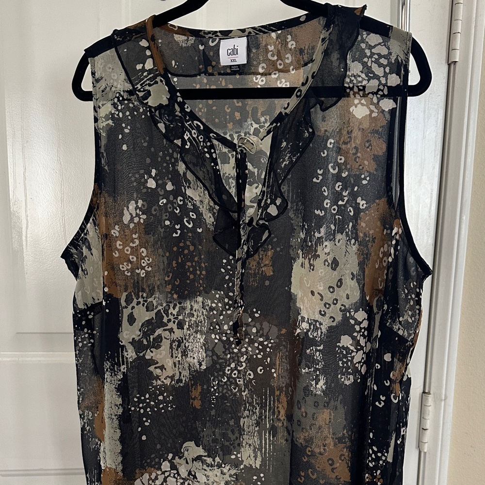 CAbi Women's Sleeveless Abstract Top - Black and Brown